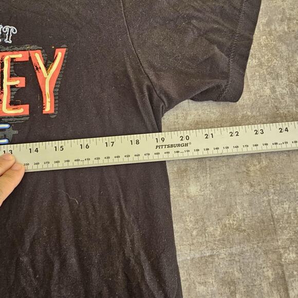 Brad Paisley Moonshine Spirit Black Crew Neck Men’s Size Large - Picture 3 of 4